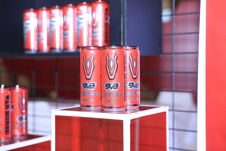 国产能量饮料战马为青春充能,致敬每一位点灯人 国产能量饮料战马为青春充能,致敬每一位点灯人