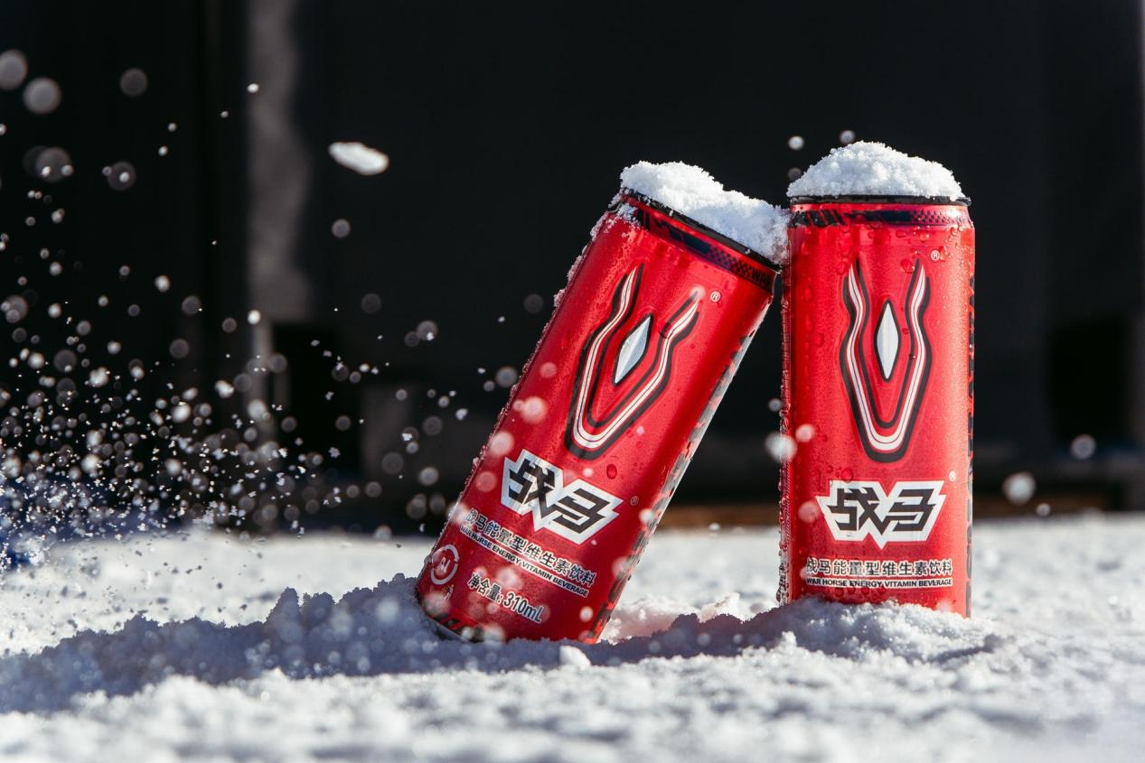 当滑雪季来临,如何为畅滑之旅注入持久活力?战马能量饮料自有答案 当滑雪季来临,如何为畅滑之旅注入持久活力?战马能量饮料自有答案
