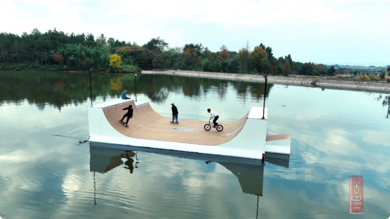 国内首个水上Miniramp，挑战滑板新玩法