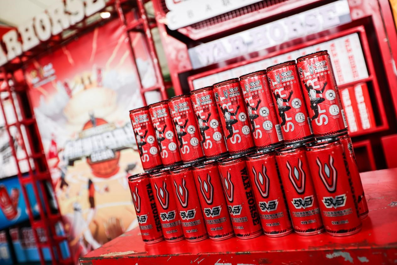 玩极限运动喝什么？战马运动饮料为你持续充能