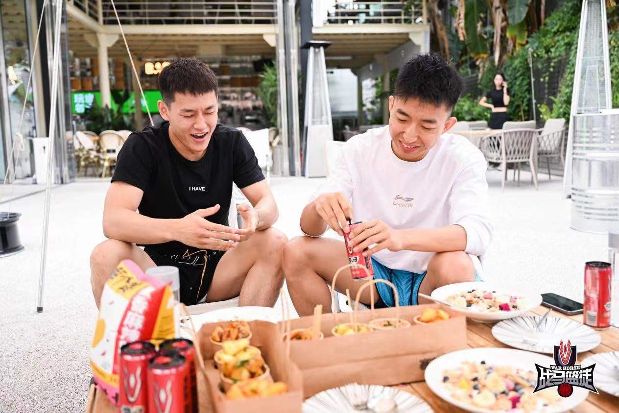 健康饮料有哪些？战马与年轻人相伴，带来健康饮品体验