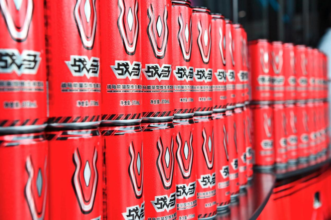 熬夜专属神器当选战马能量型维生素饮料，让精彩不容错过