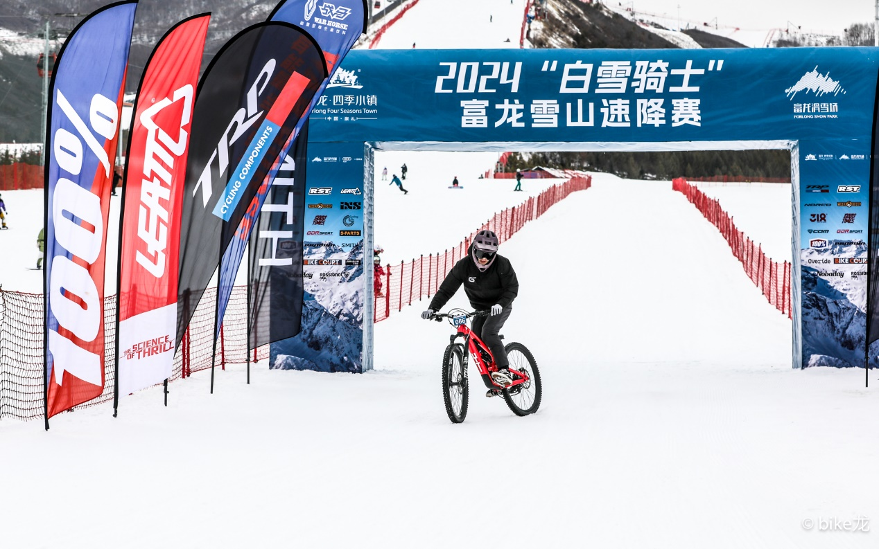 “走马上刃，焕新出战”2024战马冰雪季圆满收官