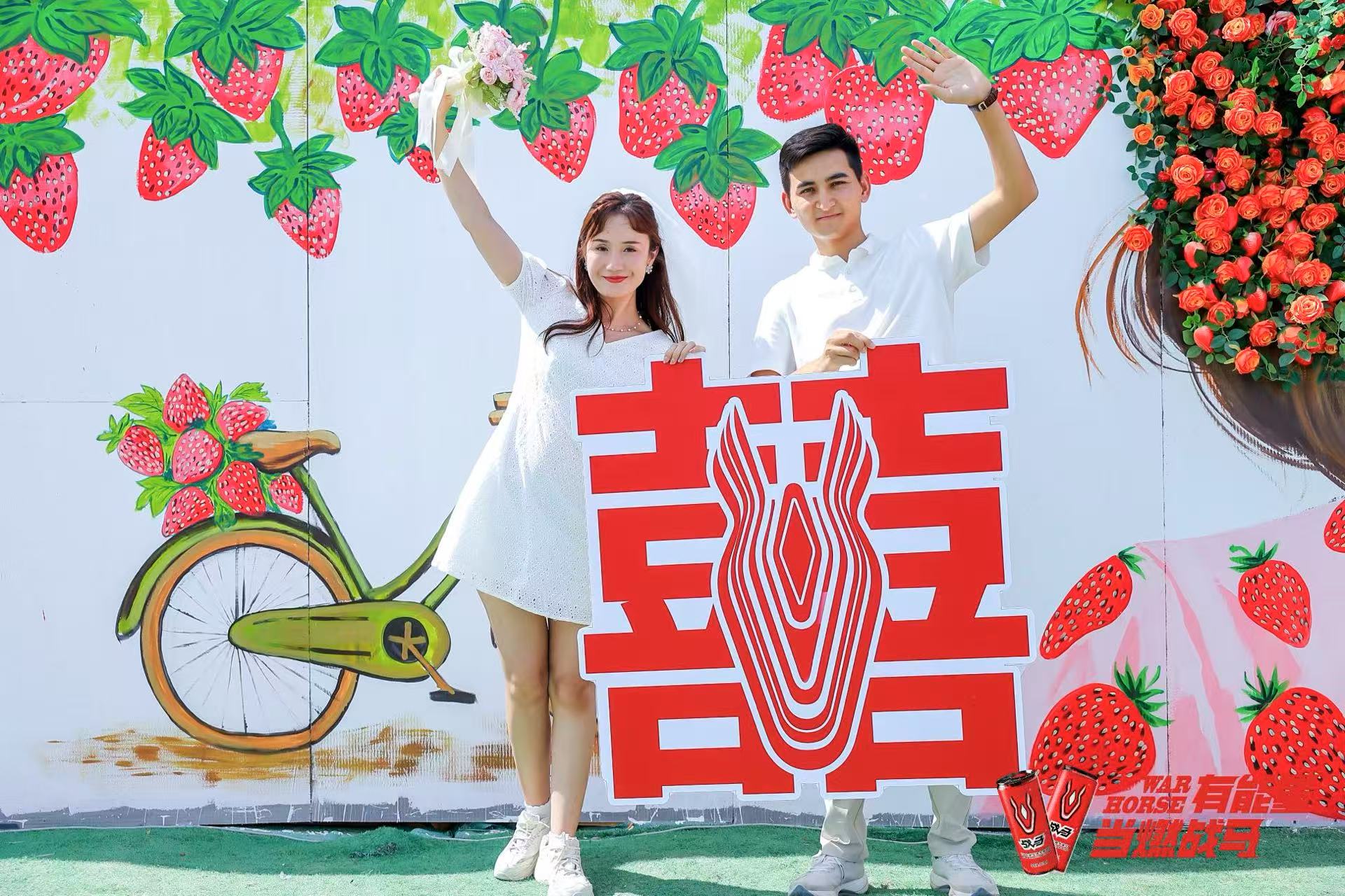 战马燃爆新疆8万乐迷超级草莓音乐节现场